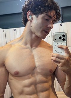 MuscleArchie - Acompañantes masculino in Bangkok Photo 8 of 8
