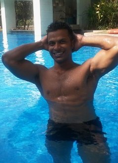 Muscled Hunk 4 U - Male escort in Mumbai Photo 3 of 6