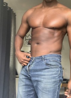 Muscled Masc Btm - Male escort in Cape Town Photo 1 of 3