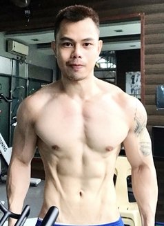 Muscular Adrian - Male escort in Macao Photo 4 of 4