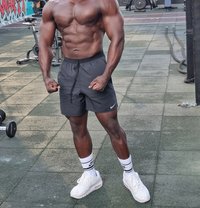 Muscular Black Therapist - Acompañantes masculino in Dubai