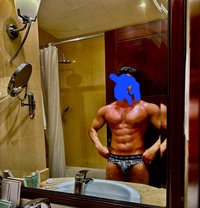 Muscle Guy in Qatar for Men & Women - Acompañantes masculino in Doha
