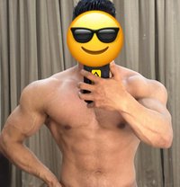 Muscle Guy in Qatar for Men & Women - Acompañantes masculino in Doha