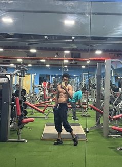 Muscular - Male escort in Mumbai Photo 4 of 11