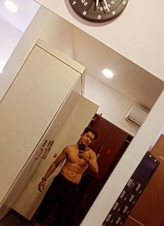 Muscular - Male escort in Mumbai Photo 9 of 11