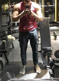 Muscular - Acompañantes masculino in Dubai Photo 1 of 6