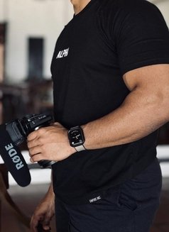 Muscular - Acompañantes masculino in Dubai Photo 6 of 6