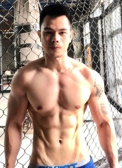 Musculardriano - Male escort in Manila Photo 2 of 4