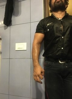 Muscularmassager - Male escort in Pune Photo 1 of 2