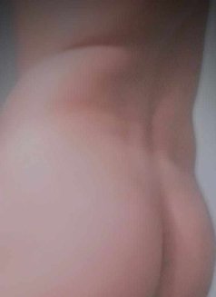 Muscut Bottom Massage - Agencia de acompañantes transexuales in Muscat Photo 2 of 11