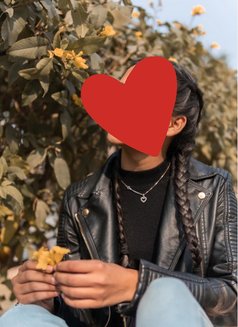 Muskan Bba Independent College Girl - escort in Noida Photo 1 of 4