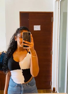 Muskan - escort in New Delhi Photo 3 of 3