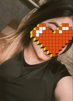 Muskan real meet and cam services - escort in New Delhi Photo 2 of 7