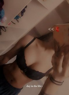 Muskan - Transsexual escort in Hyderabad Photo 7 of 10