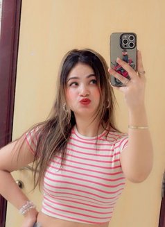 Muskan - escort in Dubai Photo 2 of 17