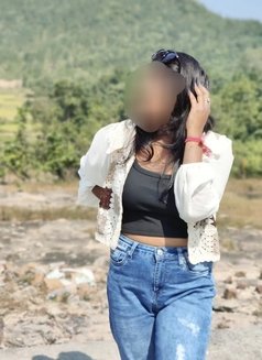 Muskan (Real Meet and Cam Show - puta in Pune Photo 1 of 2