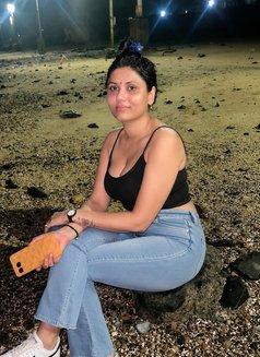 Muskan Singh - escort in Pune Photo 2 of 3