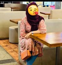 Muslim girl sara. Vip - puta in Colombo Photo 2 of 2