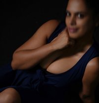 Must Meet Milf, Sulakkhana - puta in Colombo
