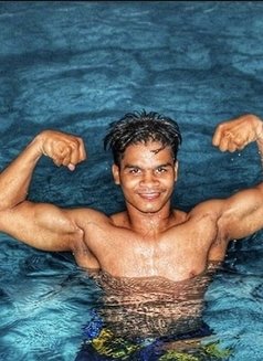 Mustafa Ansari - Acompañantes masculino in Mumbai Photo 1 of 3