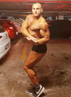 Musti - Acompañantes masculino in Dubai Photo 4 of 4