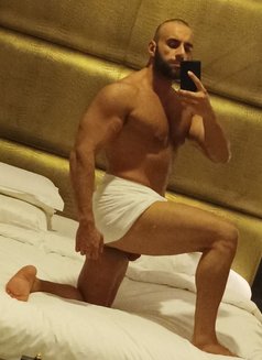 Musti - Male escort in Dubai Photo 5 of 6