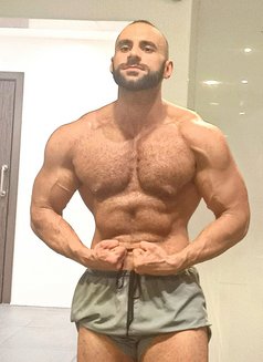 Musti - Acompañantes masculino in Riyadh Photo 5 of 5