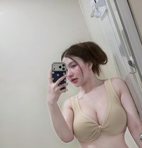 Mutia - Intérprete de adultos in Jakarta Photo 5 of 9