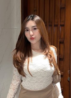 Mutia - Intérprete de adultos in Jakarta Photo 2 of 8