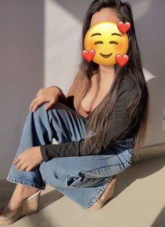 My age 19 i am independent Hema - escort in New Delhi Photo 10 of 14