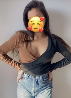 My age 19 i am independent Hema - escort in New Delhi Photo 11 of 14