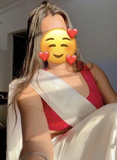 My age 19 i am independent Hema - escort in New Delhi Photo 12 of 14