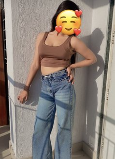 My age 19 i am independent Hema - escort in New Delhi Photo 13 of 14