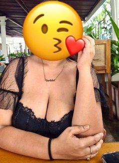 My name manshi I am independent cam meet - escort in New Delhi Photo 6 of 7