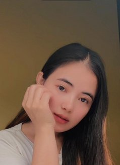 Mya - masseuse in Lisbon Photo 2 of 2