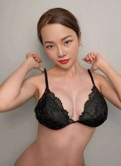 Mye Yi - escort in Doha Photo 5 of 9