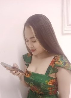Young lady ( incall outcall ) 24/24 - puta in Al Juffair Photo 1 of 7