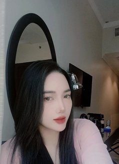 Mymy - escort in Dubai Photo 3 of 4