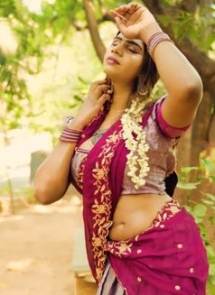 Myna - Acompañantes transexual in Chennai Photo 3 of 4