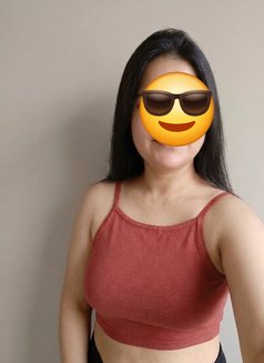Myngirl - puta in Pattaya Photo 1 of 2