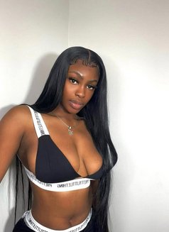 Myra From Andheri East - escort in Mumbai Photo 1 of 4