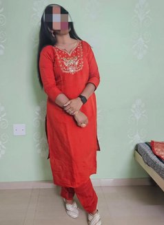 Myra Kapoor - escort in Hyderabad Photo 2 of 5