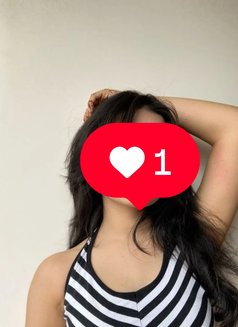 Myra Singh cam & real meet - escort in Mumbai Photo 2 of 5
