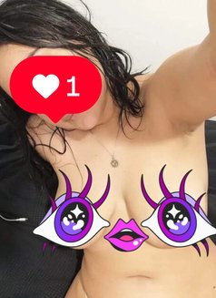 Myra Singh cam & real meet - escort in Mumbai Photo 4 of 5