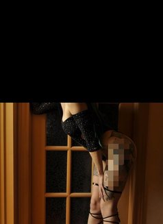 Myriam - puta in Montreal Photo 2 of 3