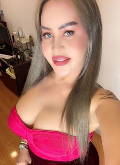 Myriam - escort in Riyadh Photo 2 of 10