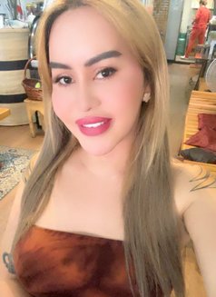 Myriam - escort in Riyadh Photo 5 of 10