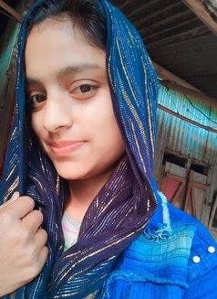 Myself genuine { nude cam & meet up} - puta in Candolim, Goa Photo 2 of 2