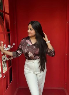 Myself Radhika. I Want to Meet Genuine G - escort in Bangalore Photo 2 of 3