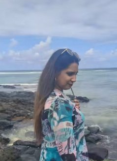 Myself Shreya Independen College Call Gi - escort in Bangalore Photo 1 of 4